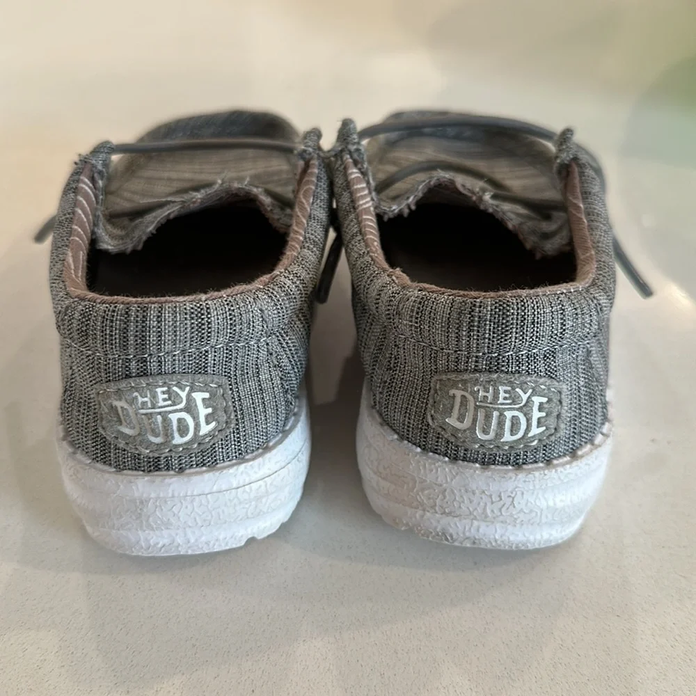 Hey dude- Wally Toddler Blend Linen Gray toddler shoes. Size 6